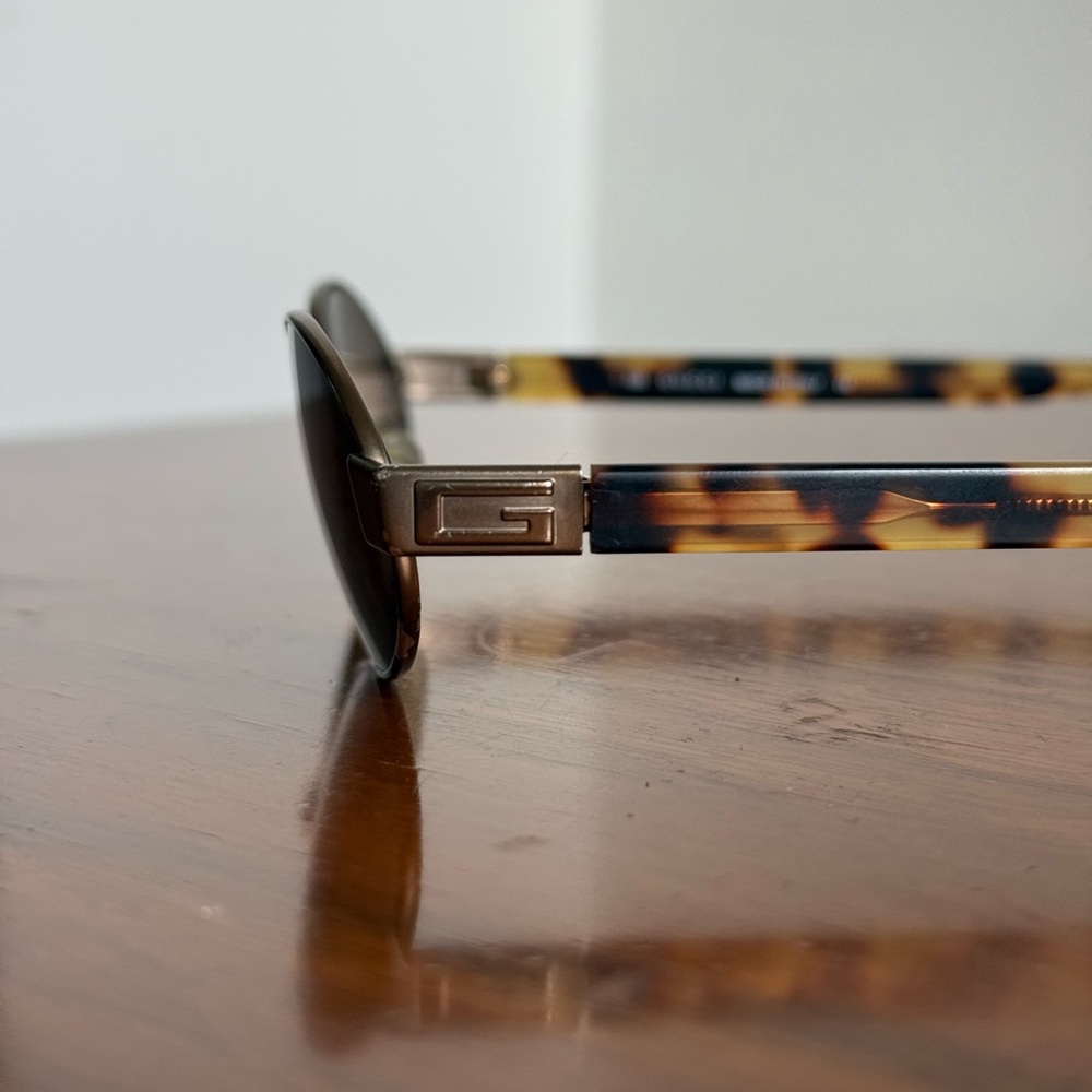 Vintage Gucci Tortoiseshell Sunglasses - Picture 7 of 7